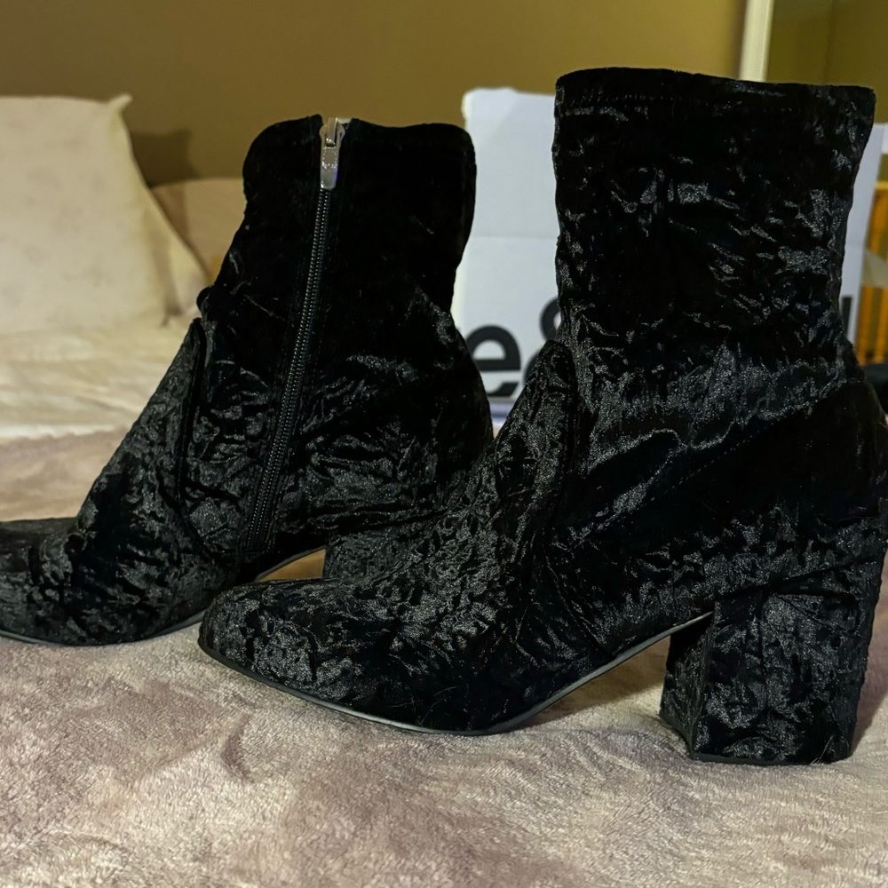 Marc fisher velvet booties